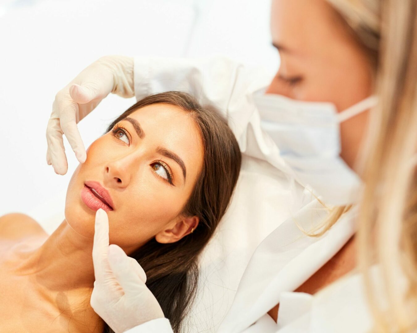 Le lifting cervico facial donne une nouvelle jeunesse à votre peau !